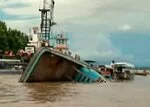 В Бангладеш затонул паром, 150 пассажиров пропали без вести